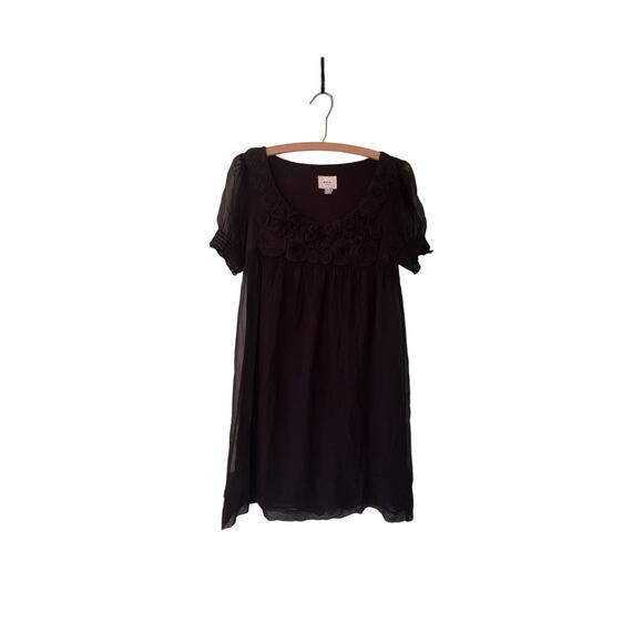 ECI Size 6 Black Chiffon Lined Dress Scooped Neck with 3-D Flower Appliques - Picture 1 of 3